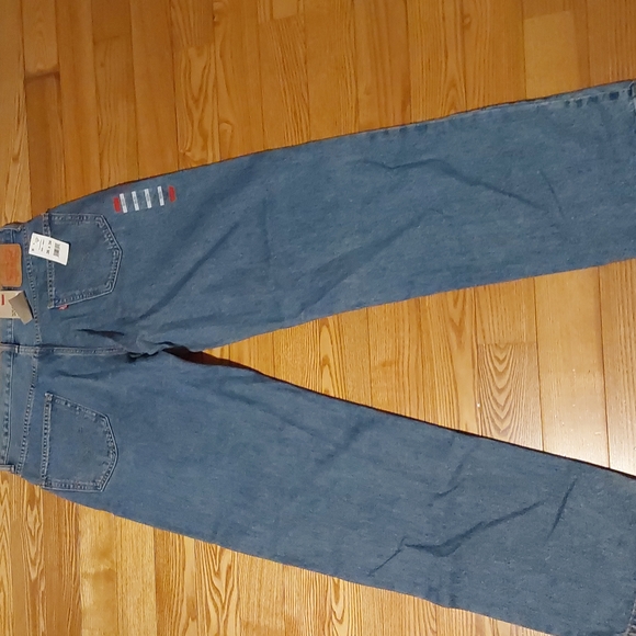 BNWT LEVIS RELAXED 550 JEANS SIZE 36 X 34 - Picture 5 of 5